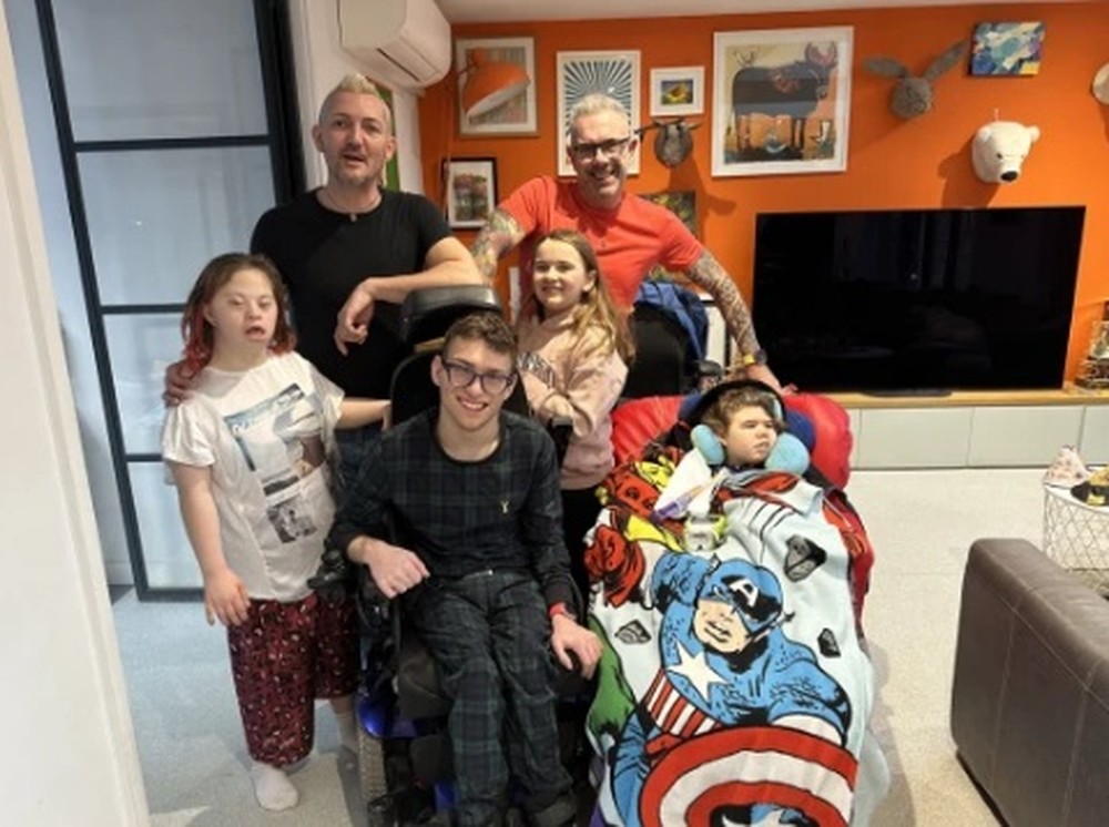 O Alto N Vel De Necessidade Das Crian As Nunca Nos Impediu De Fazer Nada Diz Casal Gay Que