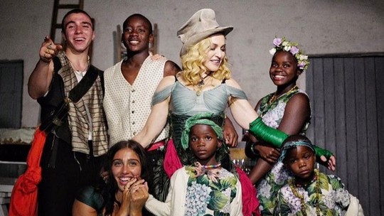 Gravidez depois dos 40, adoções e seis filhos: conheça a trajetória de Madonna como mãe