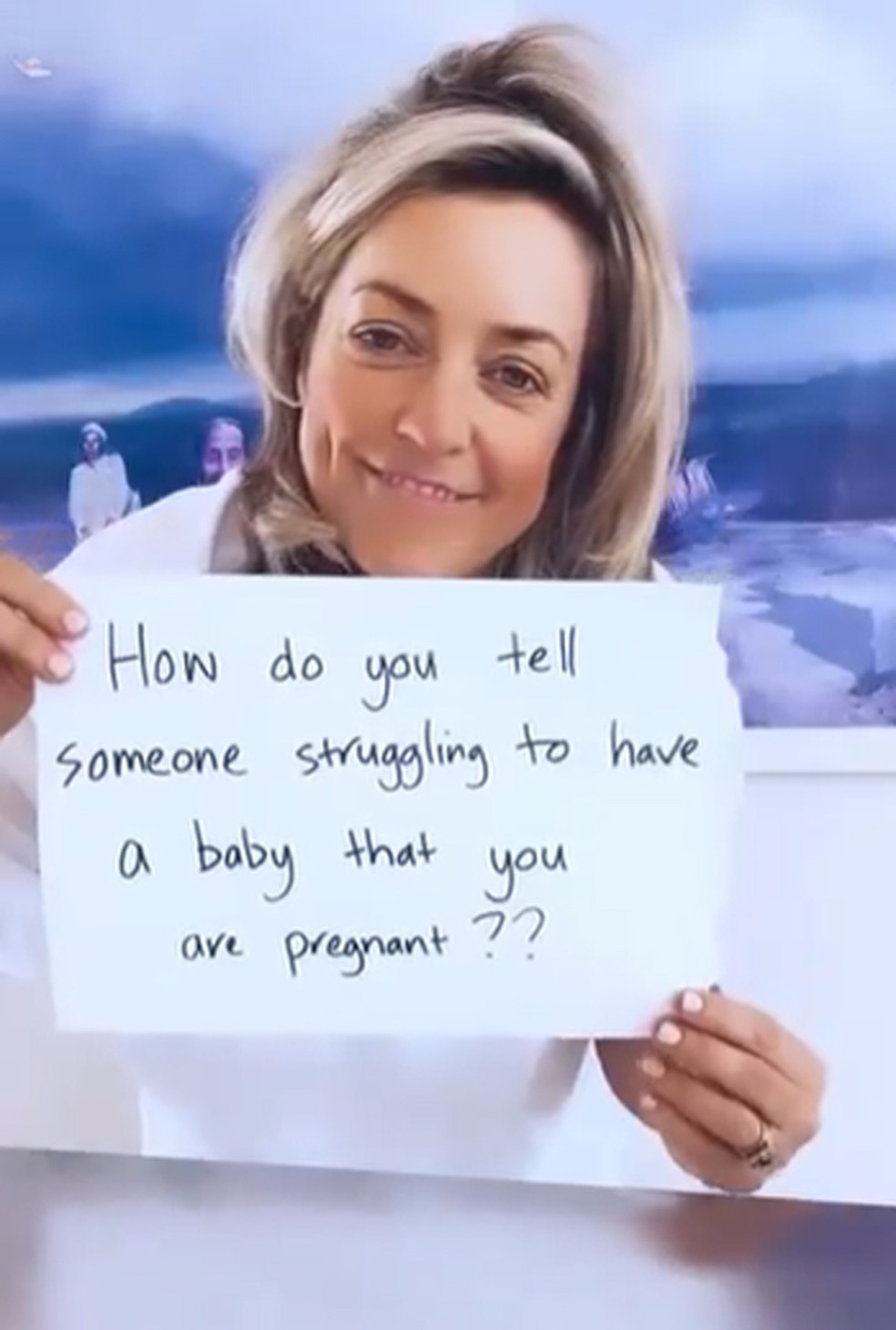 Coach de fertilidade grava vídeo para  dar dicas sobre como contar da gravidez de forma empática — Foto: Reprodução/Facebook Fertility Hand