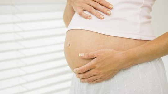 Exposição a “produtos químicos eternos” durante a gravidez aumenta risco de obesidade nas crianças, diz estudo