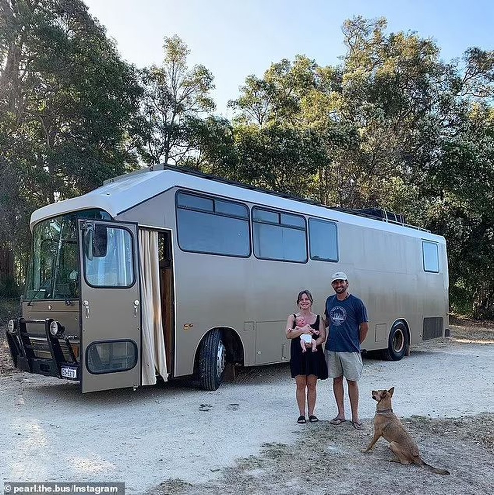 Ônibus da família — Foto: Reprodução Daily Mail
