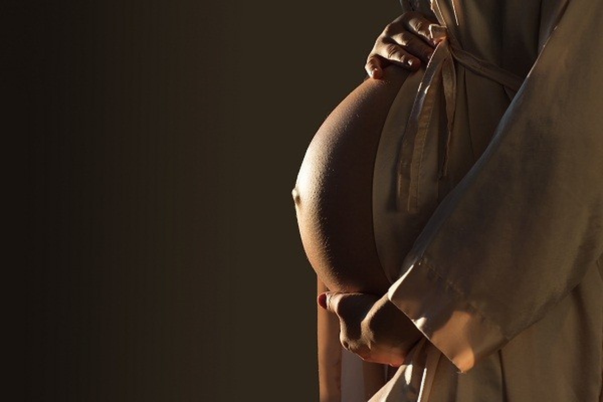 Mãe descobre que teve AVC depois de ignorar “dor agonizante” após o parto