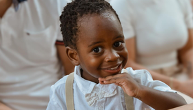 Menino de 2 anos, adotado no Malawi, conquista web