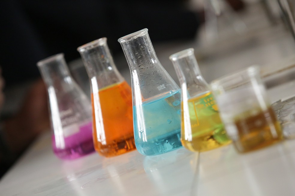 Crianças de 10 anos se ferem em experimento químico na escola — Foto: Pixabay / Deepakrit / CreativeCommons