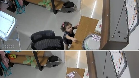 Em vídeo viral, bebê pega bolo de mesversário da irmã escondido, mas plano dá errado