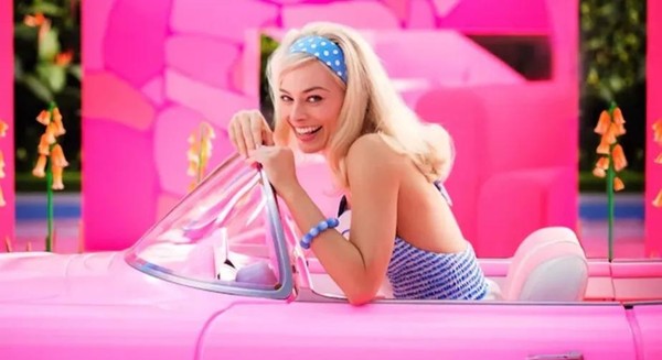 Não leve sua filha para assistir Barbie”, alerta guia de filmes