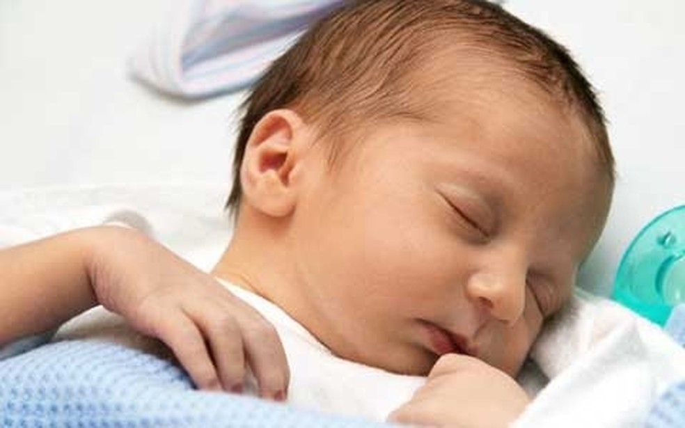 Recém-nascido dormindo (Foto: Shutterstock) — Foto: Crescer