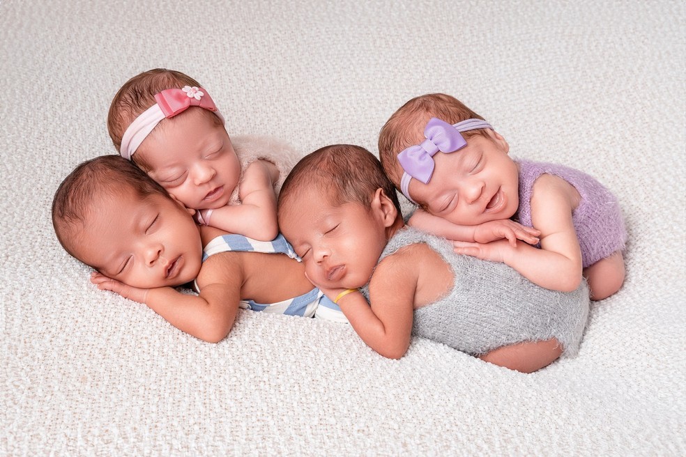 Quadrigêmeos recém-nascidos — Foto: Arquivo pessoal