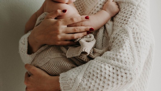 As 40 coisas mais surpreendentes do pós-parto, segundo as mães

