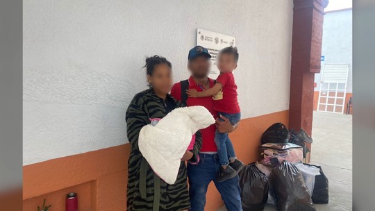 Venezuelana entra em trabalho de parto no teto de um trem, no México
