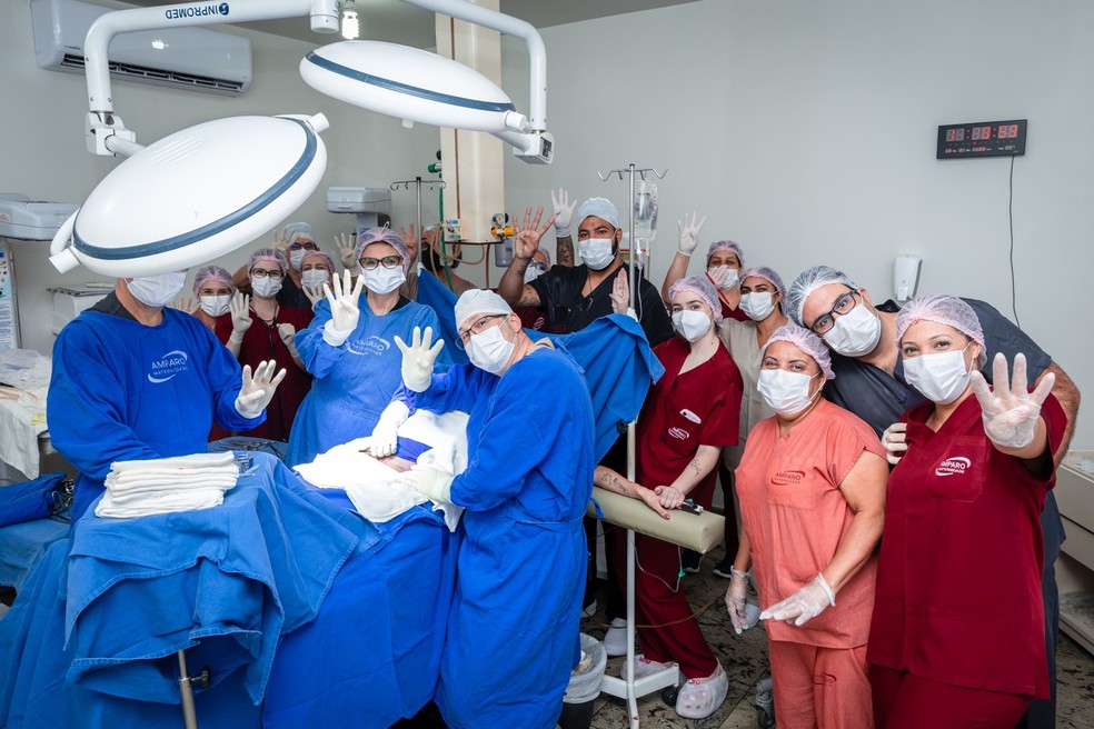 Quase vinte profissionais na sala de parto — Foto: Arquivo pessoal