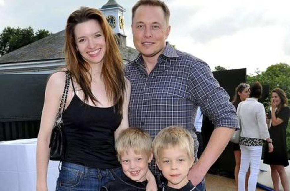 Elon Musk com os filhos — Foto: Reprodução