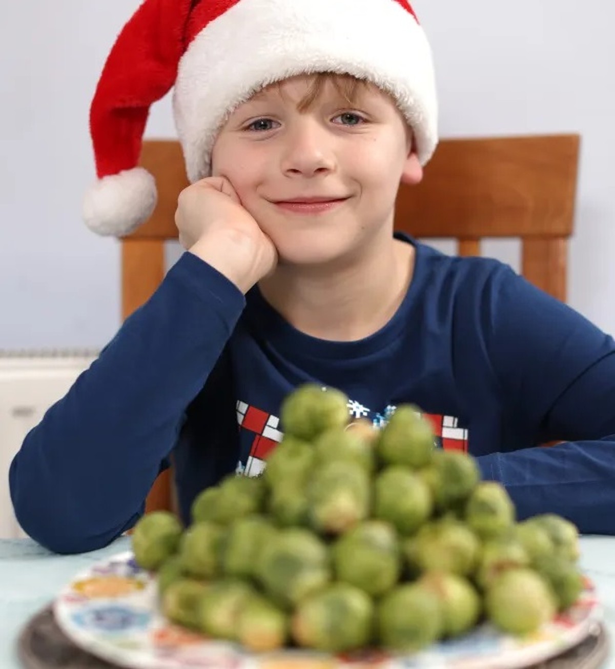 Menino nunca comeu peru no Natal por causa de condição rara | Fique por dentro