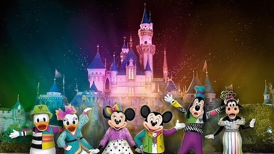 Mickey e Minnie Mouse usarão fantasias de arco-íris no novo evento, “Pride Nite”, da Disney