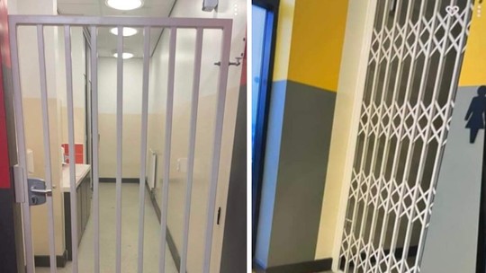 Escola instala grades de metal nos banheiros e revolta os pais