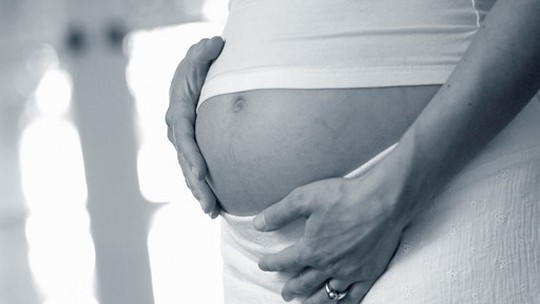 Descolamento de placenta: o que é, quais são os sintomas e o que fazer?
