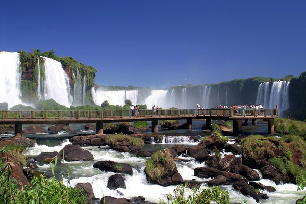 7 atrações imperdíveis que você precisa conhecer em Foz do Iguaçu