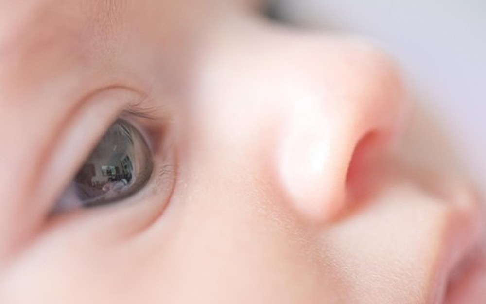 Quando o bebê começa a enxergar?