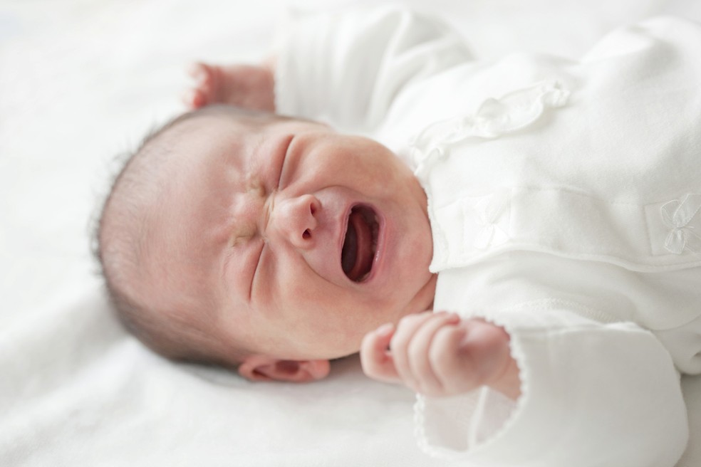 Nos primeiros meses de vida, a principal causa de choro do bebê é a fome — Foto: ThinkStock