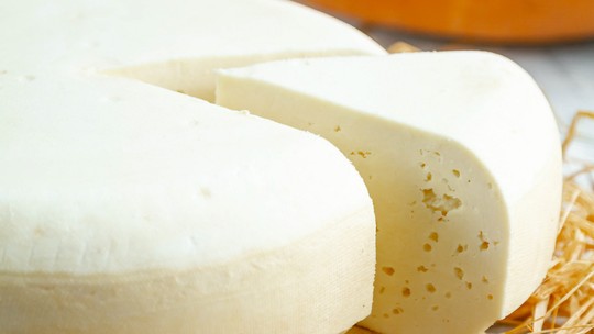 Grávidas têm complicações após comer queijo vegano
