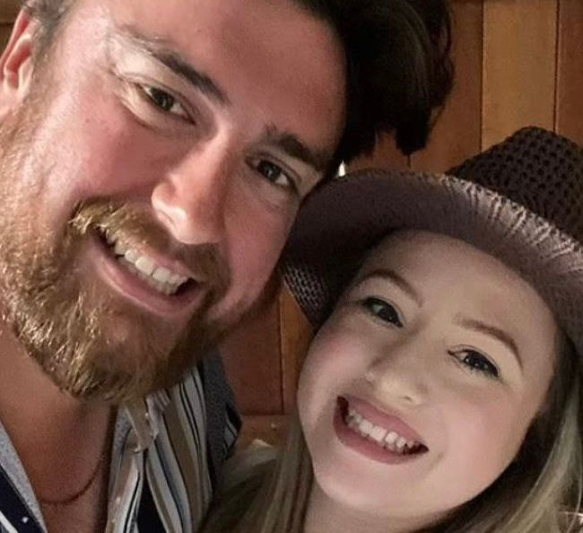 Mulher perde o marido após dar à luz gêmeos natimortos: 