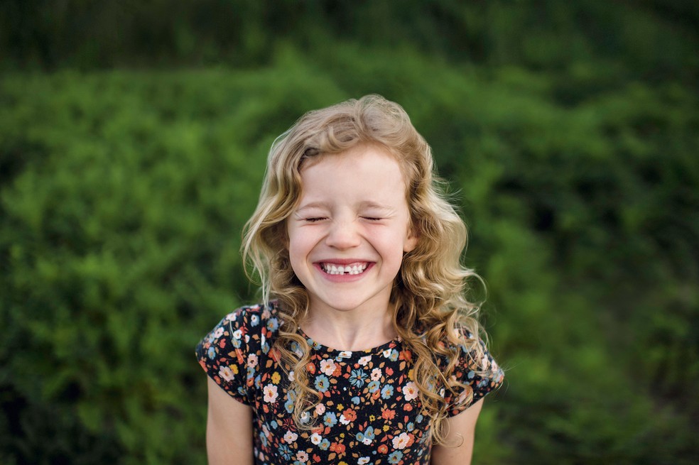 Segundo o pediatra, as meninas de 8 anos são empáticas e generosas — Foto: Getty Images