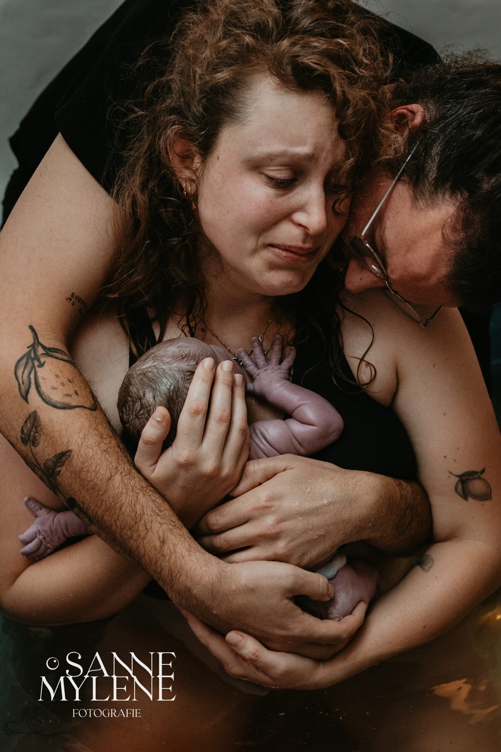 Melhor fotografia de parto na categoria detalhe &mdash; Foto: Sanne Mylene Fotografie