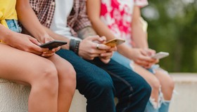 O que seu filho adolescente pergunta à IA? Meta lança painel de supervisão para pais