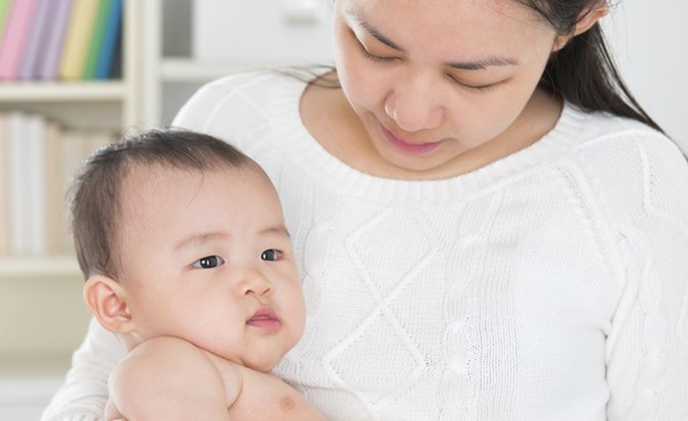 Quatro formas simples e eficazes de interromper soluços em recém-nascidos