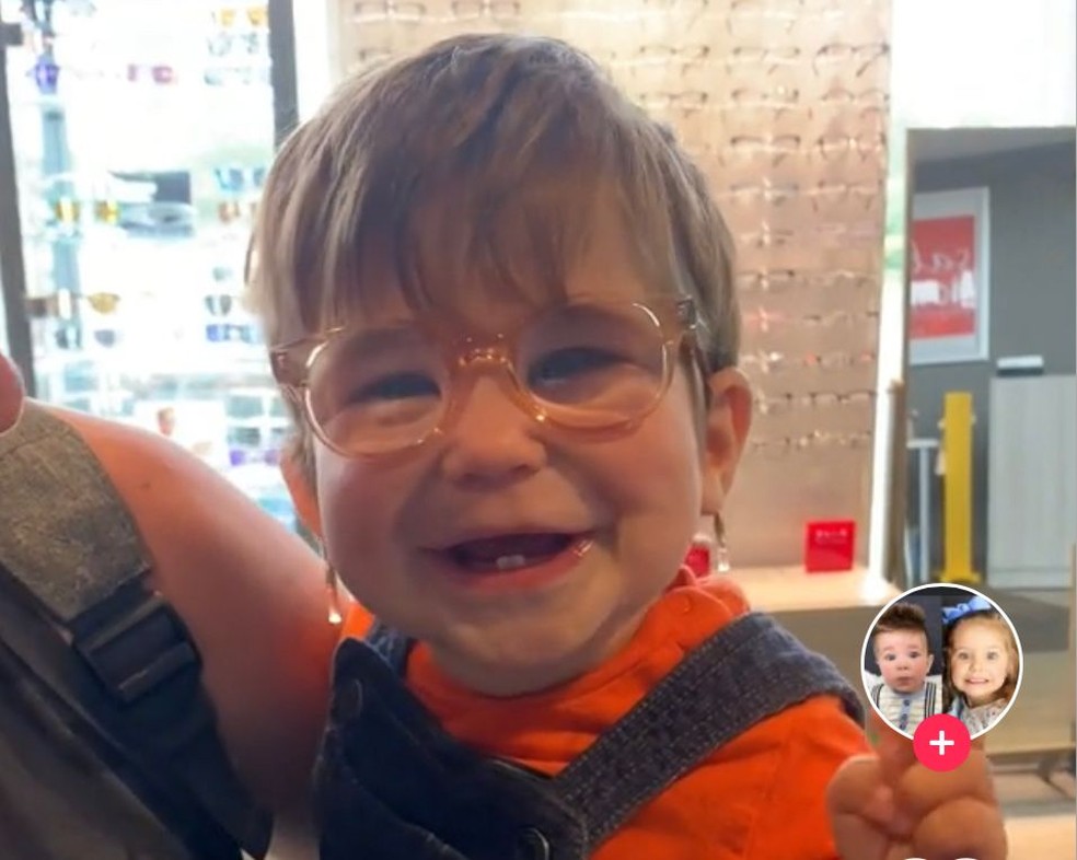 Bebê sorri ao usar óculos pela primeira vez — Foto: Reprodução Good Morning América/TikTok