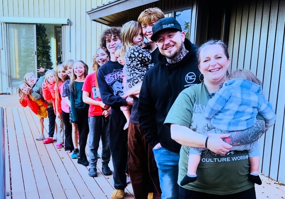 O casal com seus filhos — Foto: Reprodução/Instagram