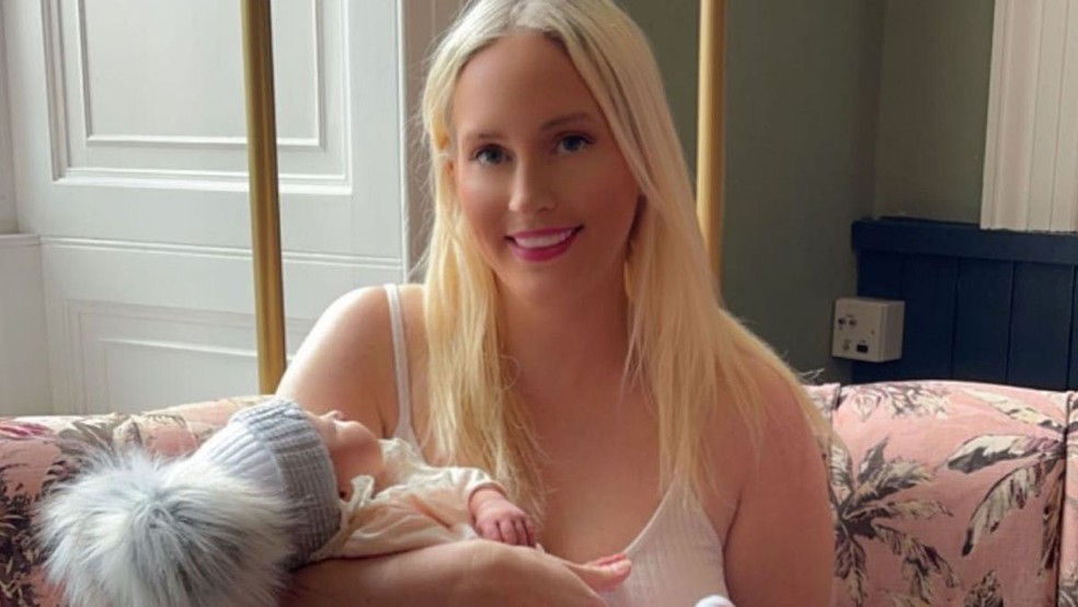 Rachel McIntyre se tornou uma das avós mais jovens do Reino Unido  — Foto: Reprodução Kidspot