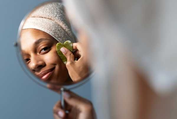 Grávida ou amamentando: dá pra usar ácidos no skincare?