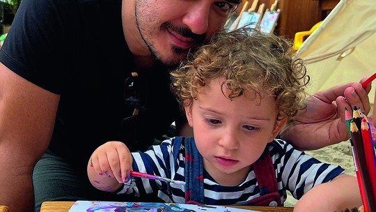 "Ser pai é meu melhor papel", diz ator Marcos Veras