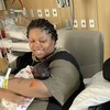 Mãe dá à luz 2º par de gêmeos com uma equipe médica composta de gêmeos