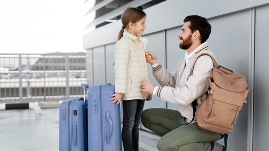 Autorização de viagem para menores de idade: quando é necessária, como fazer e como funciona