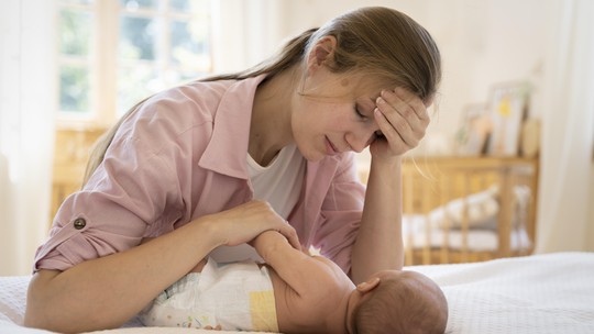 "Quarto trimestre" da gravidez: como esse período impacta a saúde mental da mãe?