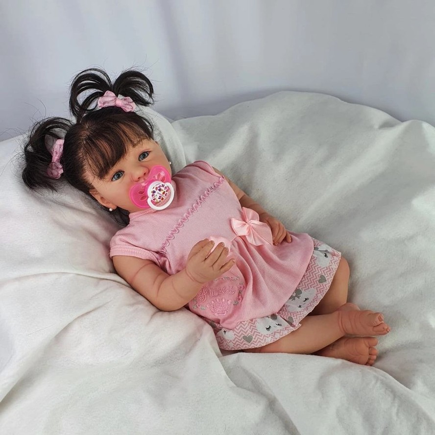 Boneca Bebe Reborn Menino e Menina Corpo de Silicone Pode Tomar Banho  Presente de Dia Das Crianças