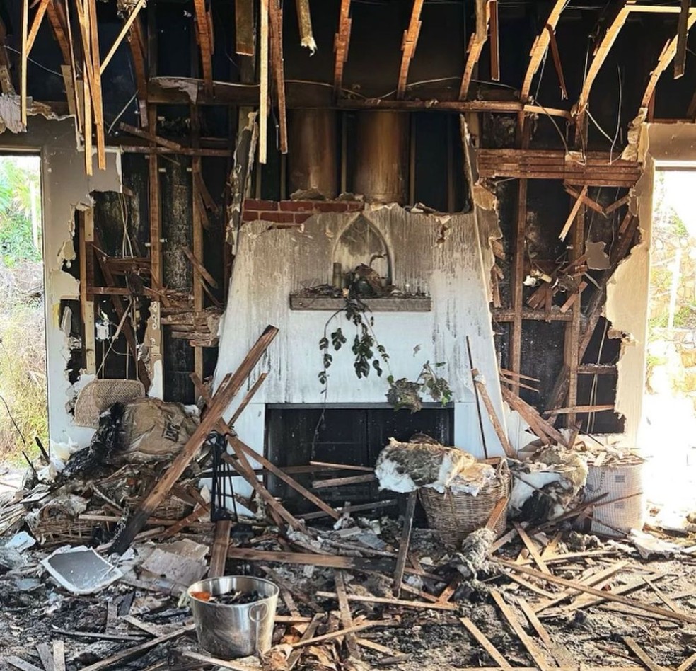 Casa após o incêndio — Foto: Reprodução Instagram