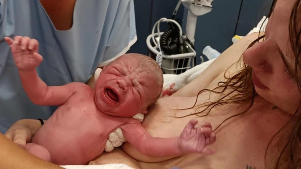 Mãe dá à luz no banheiro do hospital — Foto: Reprodução Kidspot