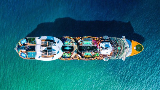 Icon of the Seas: futuro maior cruzeiro do mundo tem parque aquático com 6 atrações inéditas 