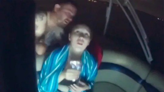 Pai e filha são resgatados após naufrágio de jet ski em lago, na Flórida
