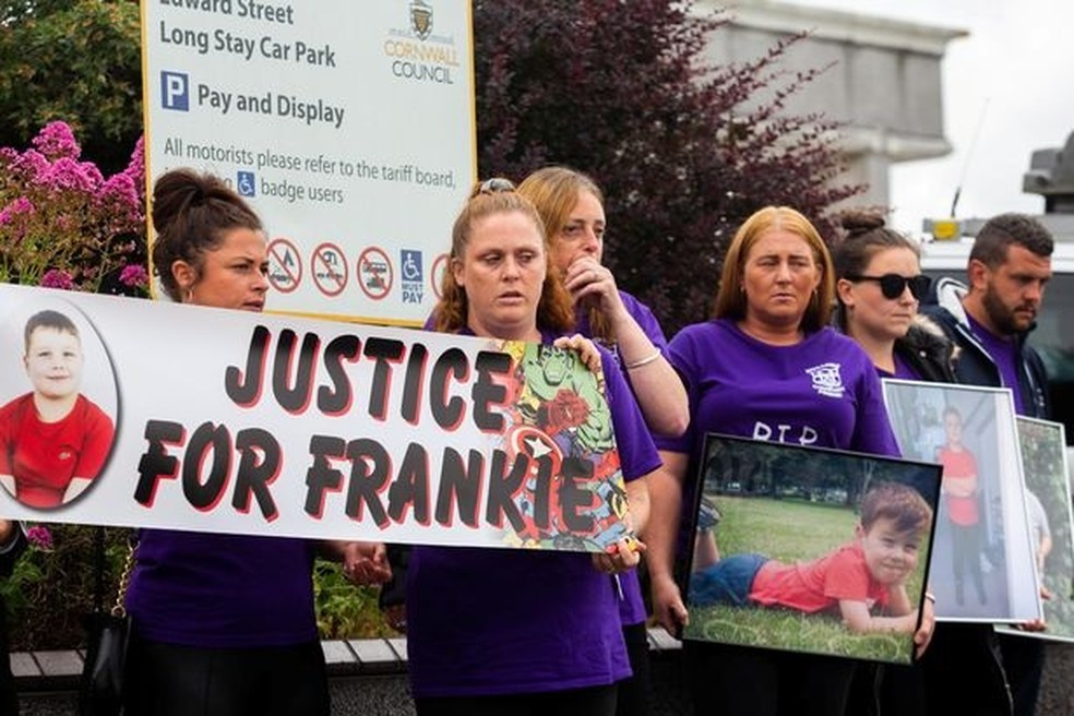 A família de Frankie quer penas mais severas para punir casos relacionados a mortes em ataques de cães — Foto: Reprodução/ The Mirror