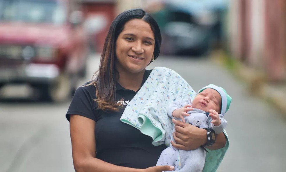 Leydi Urbina não sabia que estava grávida até o 6 mês de gestação — Foto: Reprodução The Times