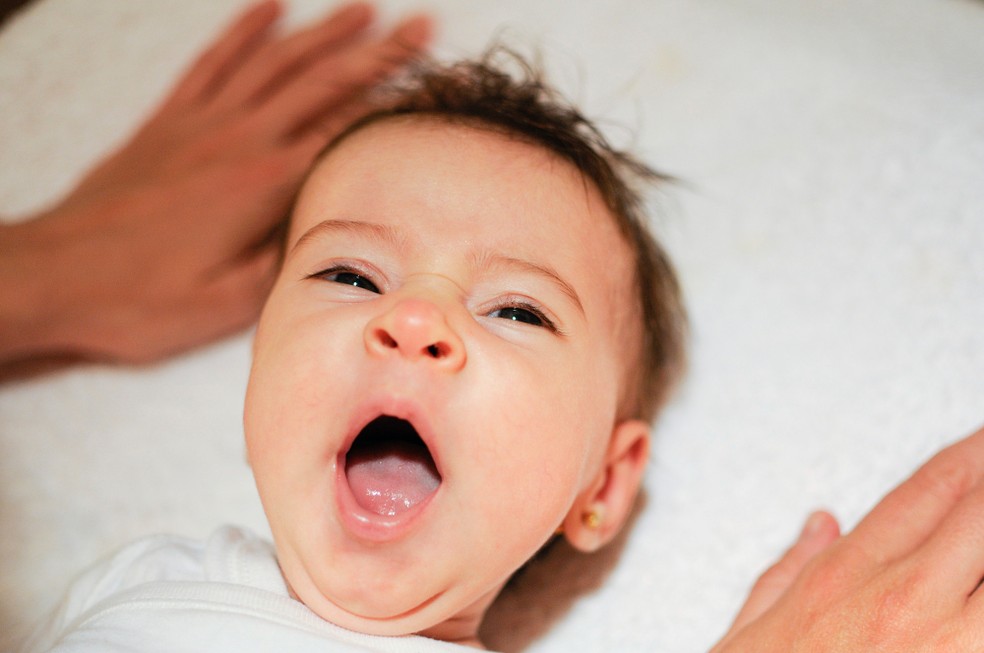 Bebê com garganta inflamada, quais são os sintomas?