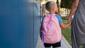 7 estratégias para amenizar o choro na porta da escola