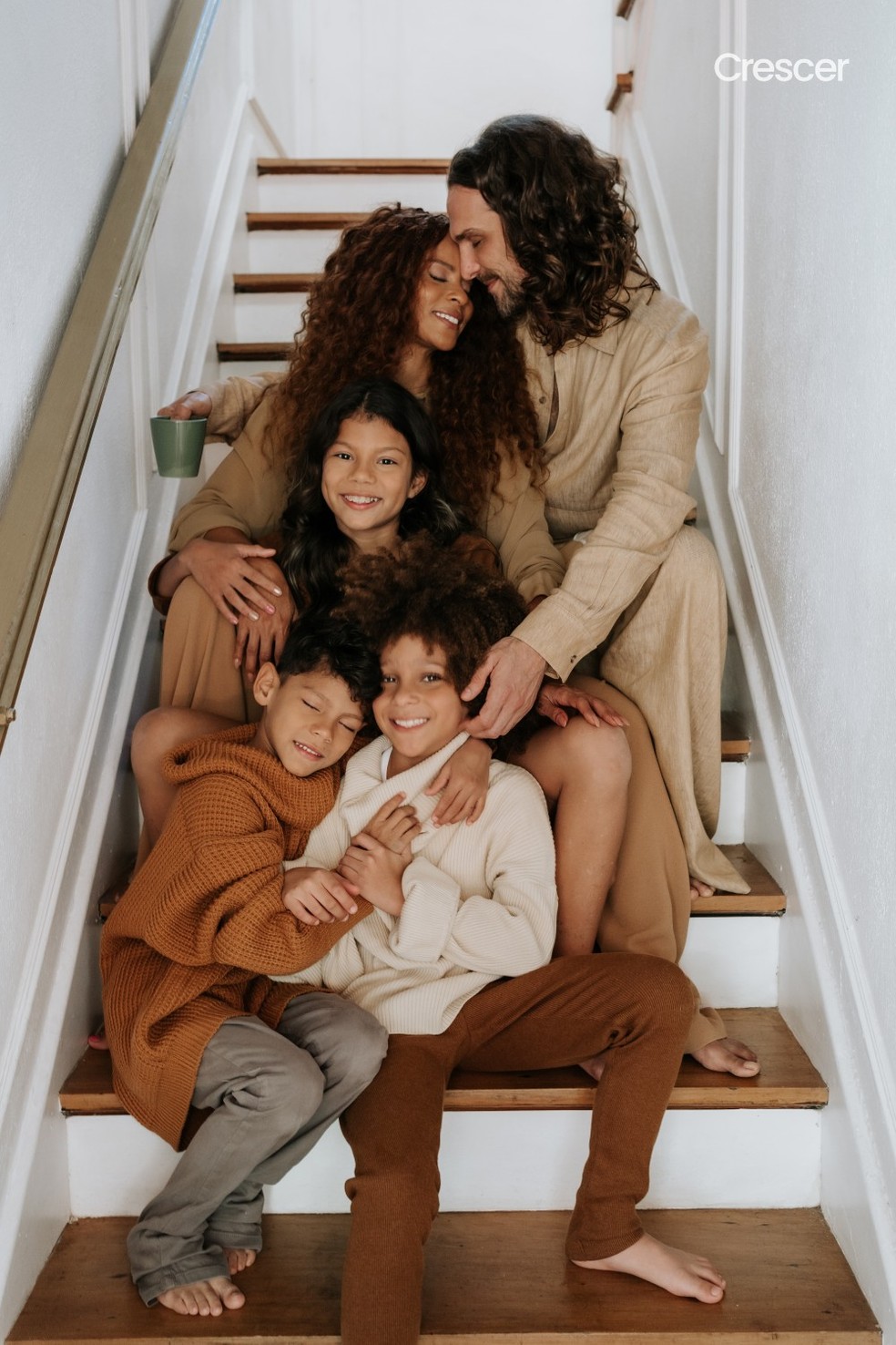 O casal de famosos com os três filhos, Antônio, Will e Fátima — Foto: Divulgação/ Crescer