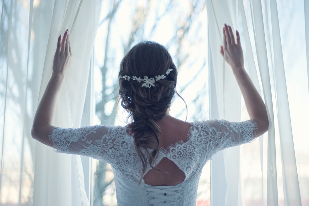 A noiva não gostou que o sobrinho usou branco no seu casamento — Foto: Pexels